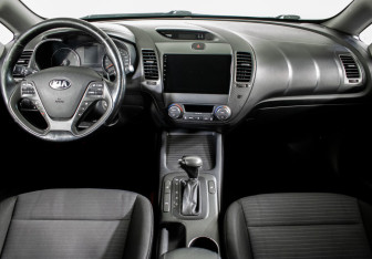 Подержанный автомобиль Kia Cerato Sedan 2014 года (11 фото)