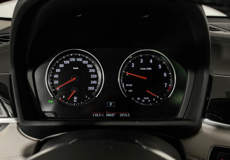 Подержанный автомобиль BMW X2 2019 года (13 фото)