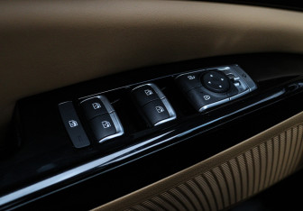 Подержанный автомобиль Kia Carnival 2020 года (30 фото)
