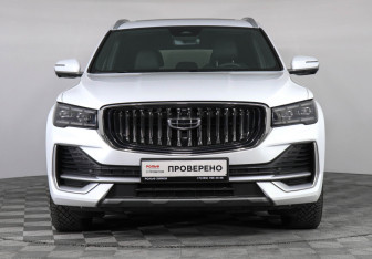 Подержанный автомобиль Geely Monjaro 2024 года (2 фото)
