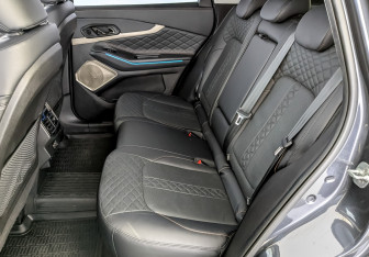 Подержанный автомобиль Exeed TXL 2022 года (12 фото)