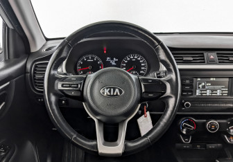Подержанный автомобиль Kia Rio Hatchback 2021 года (21 фото)