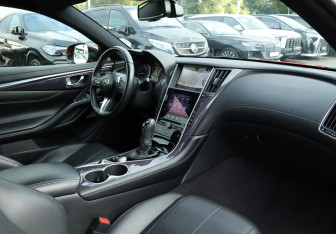 Подержанный автомобиль Infiniti Q60 Coupe 2018 года (9 фото)
