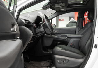 Новый Toyota Sienna 2024 (16 фото)