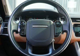 Подержанный автомобиль Land Rover Range Rover Sport 2019 года (14 фото)