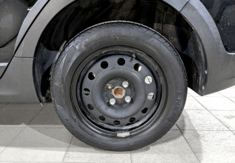 Подержанный автомобиль Kia Rio Hatchback 2020 года (17 фото)