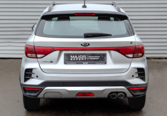 Подержанный автомобиль Kia Rio Hatchback 2021 года (6 фото)