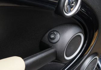 Подержанный автомобиль MINI Hatch 2008 года (10 фото)