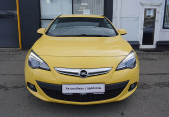 Подержанный автомобиль Opel Astra Hatchback 2012 года (2 фото)