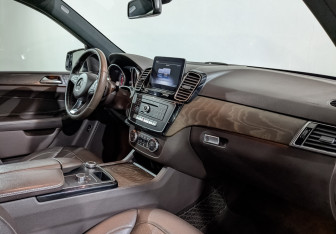Подержанный автомобиль Mercedes-Benz GLE 2018 года (13 фото)