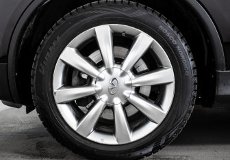 Подержанный автомобиль Infiniti QX50 2016 года (18 фото)