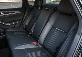 Подержанный автомобиль Hongqi H9 2020 года (15 фото)
