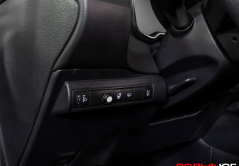 Подержанный автомобиль Toyota Corolla Sedan 2019 года (20 фото)