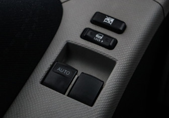 Подержанный автомобиль Toyota Yaris Hatchback 2008 года (15 фото)