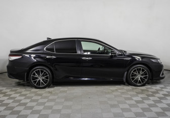 Подержанный автомобиль Toyota Camry Sedan 2021 года (4 фото)