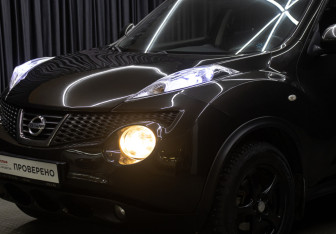 Подержанный автомобиль Nissan Juke 2012 года (21 фото)