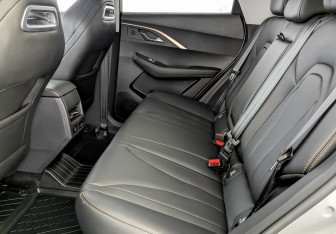 Подержанный автомобиль Omoda C5 2023 года (12 фото)