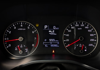 Подержанный автомобиль Kia Rio Hatchback 2021 года (13 фото)