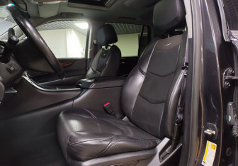 Подержанный автомобиль Cadillac Escalade Suv 2015 года (10 фото)