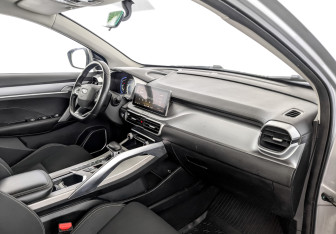 Подержанный автомобиль Geely Coolray 2022 года (11 фото)