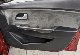 Подержанный автомобиль Kia Rio Sedan 2014 года (17 фото)