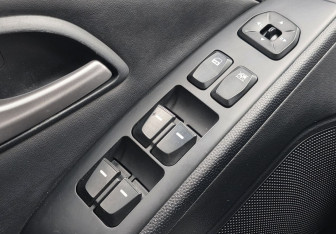 Подержанный автомобиль Hyundai ix35 2012 года (15 фото)
