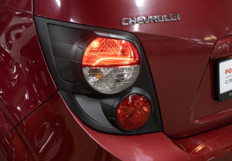 Подержанный автомобиль Chevrolet Aveo Hatchback 2014 года (22 фото)