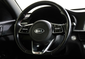 Подержанный автомобиль Kia Optima Sedan 2020 года (11 фото)