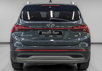 Подержанный автомобиль Hyundai Santa Fe 2023 года (6 фото)