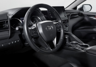 Подержанный автомобиль Toyota Camry Sedan 2021 года (6 фото)