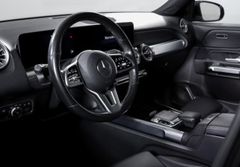 Подержанный автомобиль Mercedes-Benz GLB 2020 года (14 фото)