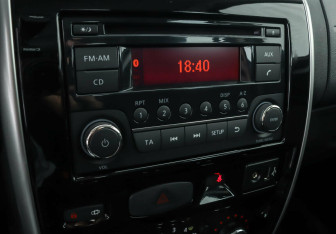 Подержанный автомобиль Nissan Terrano 2015 года (7 фото)