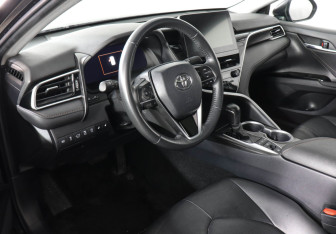 Подержанный автомобиль Toyota Camry Sedan 2023 года (9 фото)