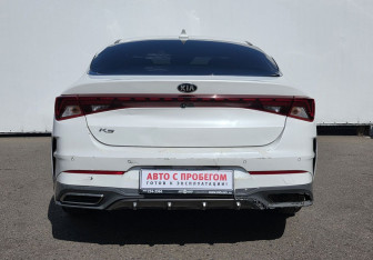 Подержанный автомобиль Kia K5 2020 года (6 фото)