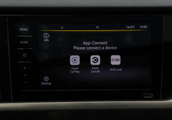 Подержанный автомобиль Volkswagen Passat Sedan 2020 года (17 фото)