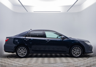 Подержанный автомобиль Toyota Camry Sedan 2016 года (6 фото)