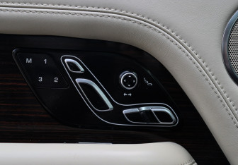 Подержанный автомобиль Land Rover Range Rover 2019 года (38 фото)