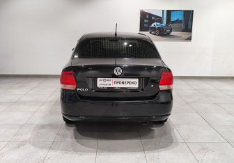 Подержанный автомобиль Volkswagen Polo Sedan 2014 года (6 фото)