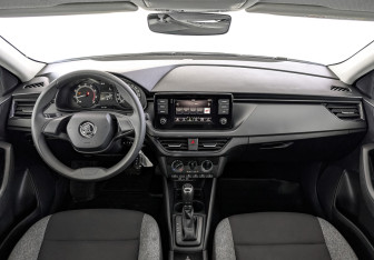 Подержанный автомобиль Skoda Rapid Liftback 2021 года (14 фото)