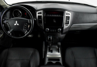 Подержанный автомобиль Mitsubishi Pajero 2018 года (6 фото)