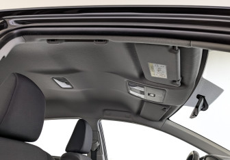 Подержанный автомобиль Toyota Corolla Sedan 2017 года (23 фото)