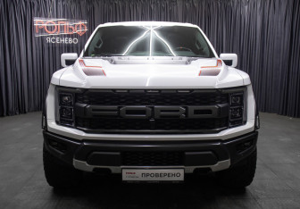 Подержанный автомобиль Ford F-150 2022 года (2 фото)