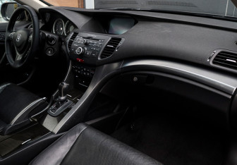 Подержанный автомобиль Honda Accord Sedan 2011 года (9 фото)