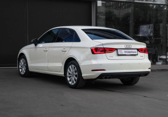 Подержанный автомобиль Audi A3 Sedan 2013 года (6 фото)