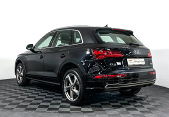 Подержанный автомобиль Audi Q5 2017 года (7 фото)