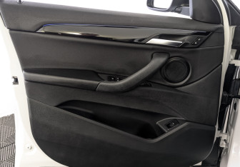 Подержанный автомобиль BMW X2 2019 года (19 фото)