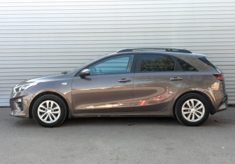 Подержанный автомобиль Kia Ceed Hatchback 2019 года (8 фото)