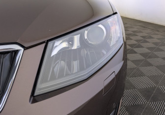 Подержанный автомобиль Skoda Octavia Liftback 2016 года (11 фото)