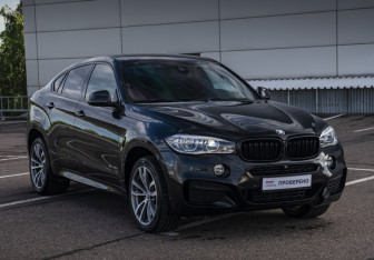 Подержанный автомобиль BMW X6 2018 года (3 фото)