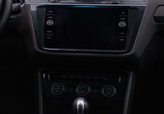 Подержанный автомобиль Volkswagen Tiguan 2019 года (13 фото)